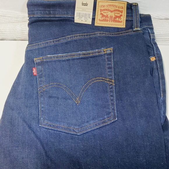 Plus Size Levi's® Ribcage Straight Ankle Jean 14-inch highest rise  Size 22W - Picture 3 of 11